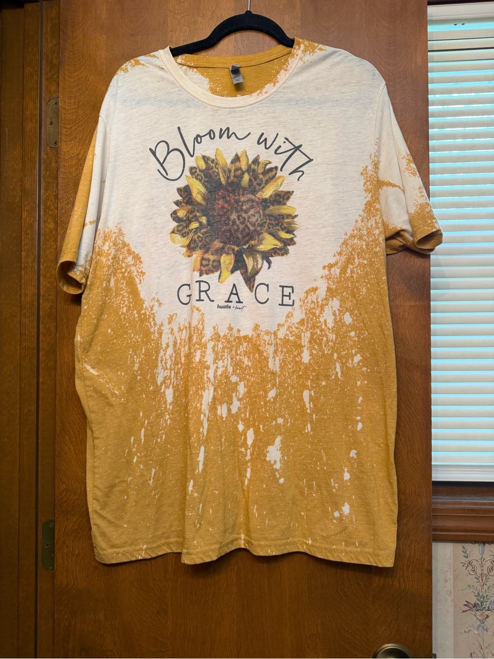 Bloom With Grace Graphic T-Shirt Women’s Size XL